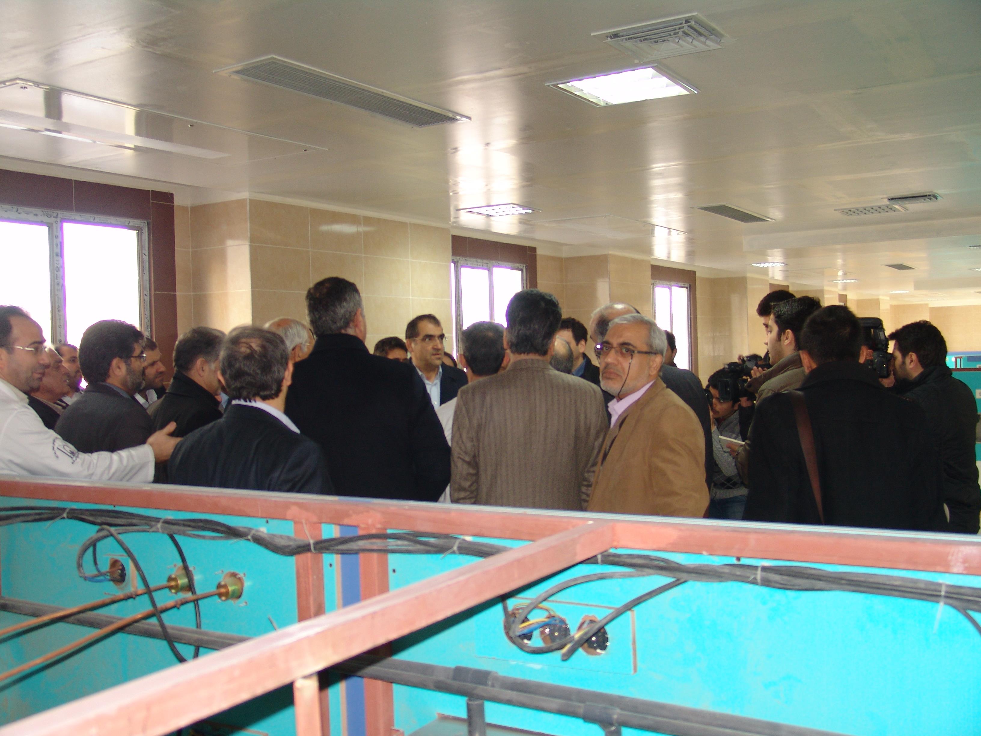 بازدید وزیر محترم بهداشت درمان و آموزش پزشکی از ساختمان دیالیز مرکز 