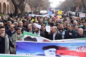راهپیمایی همکاران مرکز آموزشی درمانی امام رضا(ع) تبریز در یوم الله 22 بهمن همپای آحاد مردم در جشن انقلاب