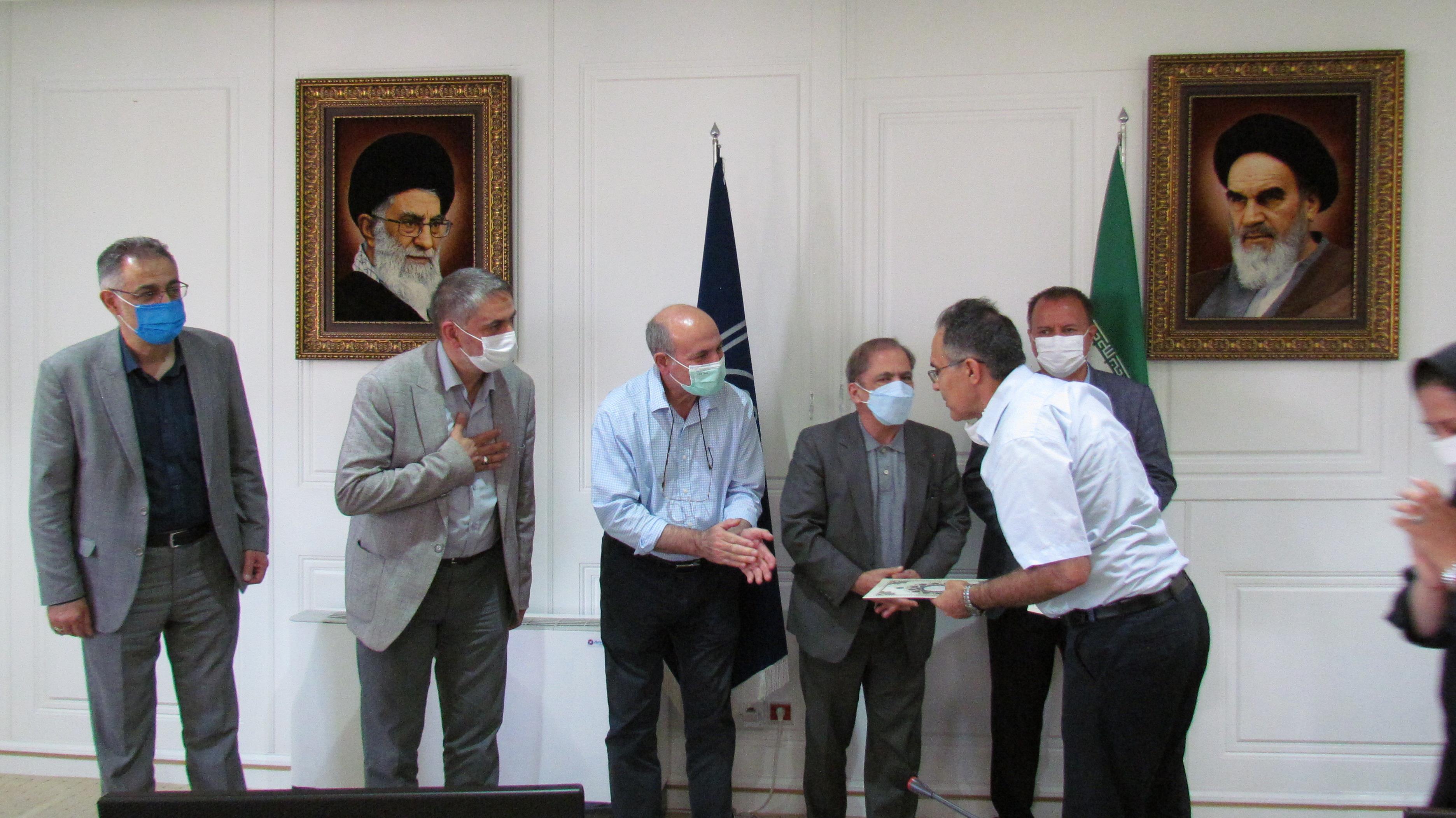 آئین تجليل از اساتید، همکاران پیوند و فراهم آوری اعضای پیوندی، سفیران پیوند و خانواده های اهدا کننده