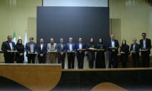 مدیر روابط عمومی بیمارستان امام رضای تبریز در جشنواره هنر هشتم تندیس سیمین گرفت