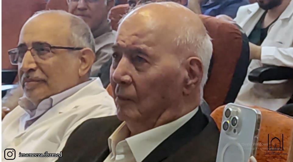 تجلیل از پیش کسوت و بنیان گزار گروه جراحی مغز و اعصاب