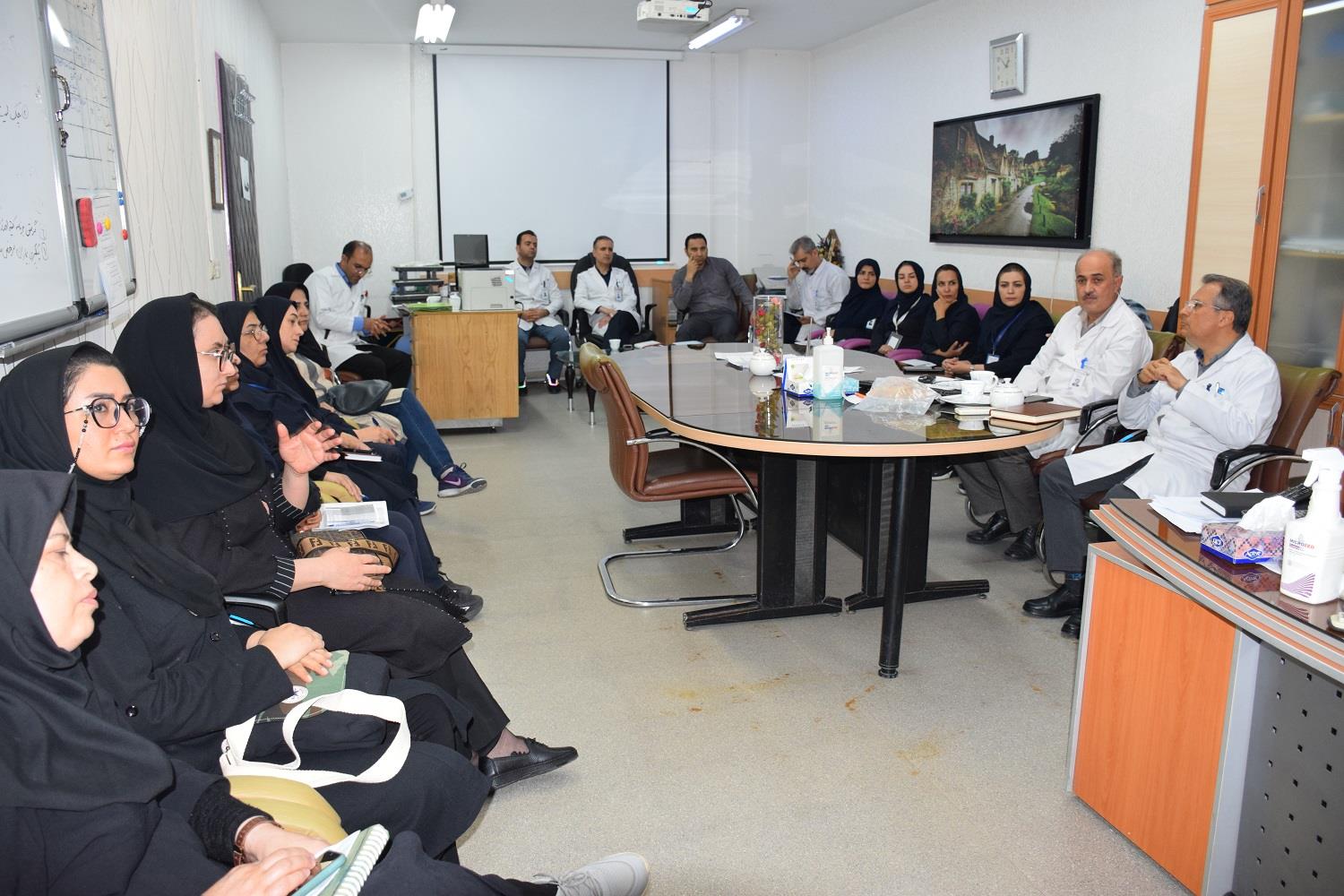 برگزاری نشست سوپروایزرین و رئیس مرکز امام رضا(ع)