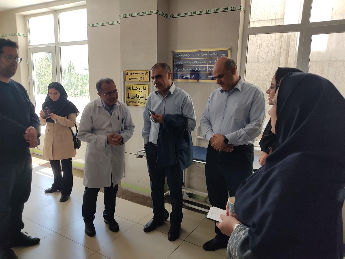 حضور کارشناسان وزارت بهداشت در درمانگاه تخصصی و فوق تخصصی مرکز امام رضا(ع) تبریز