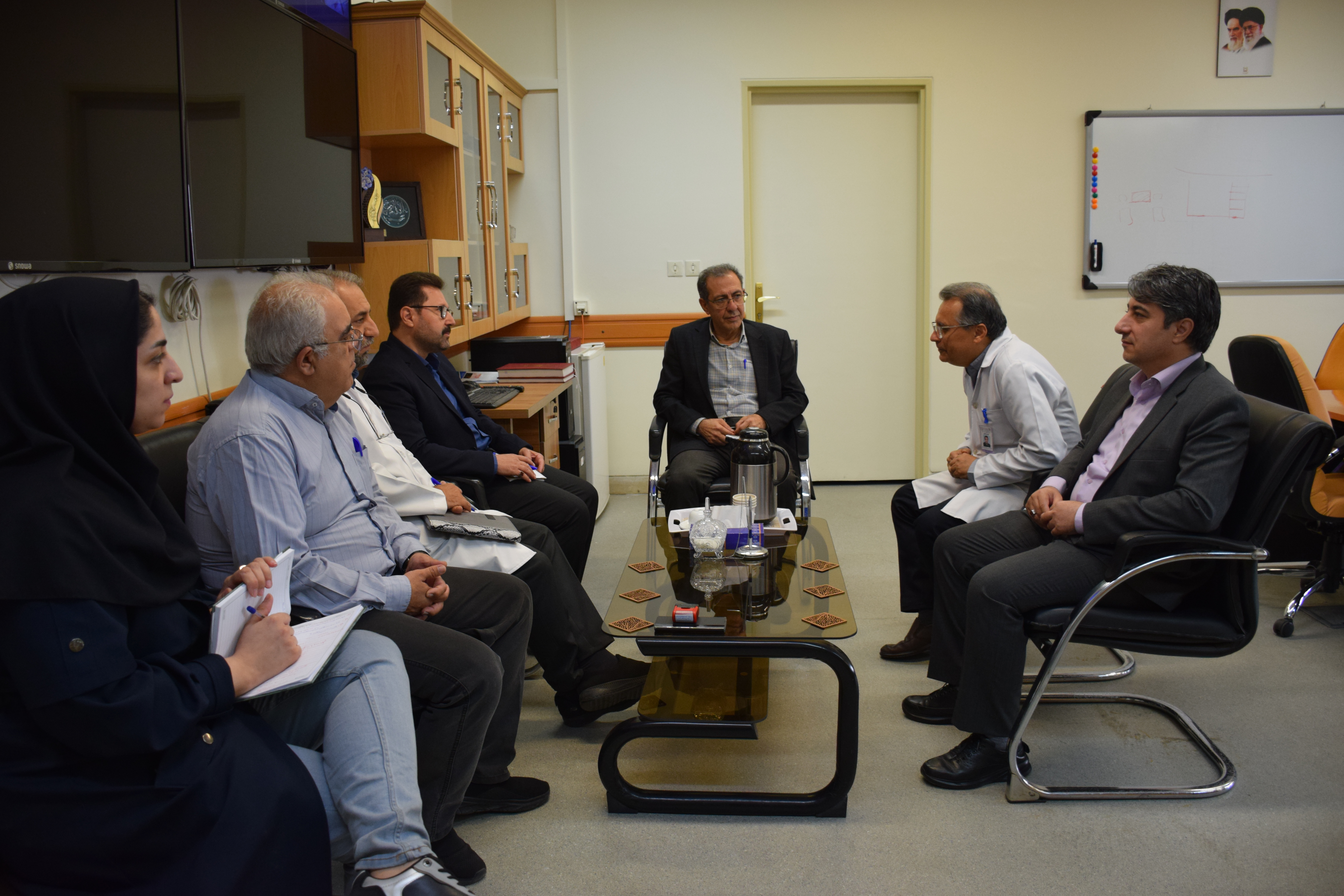 بازدید تخصصی از آزمایشگاه های مرکز امام رضا(ع) تبریز؛