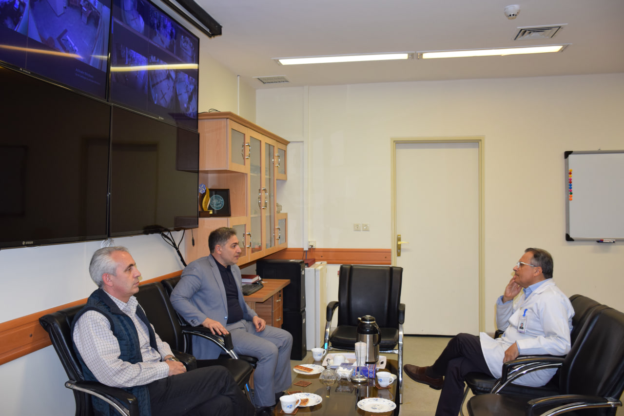 نشست مشترک رئیس مرکز امام رضا(ع) با مدیر منابع انسانی دانشگاه