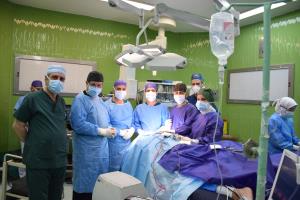 انجام موفق جراحی مشترک تومور پیشرفته گردن و نخاع