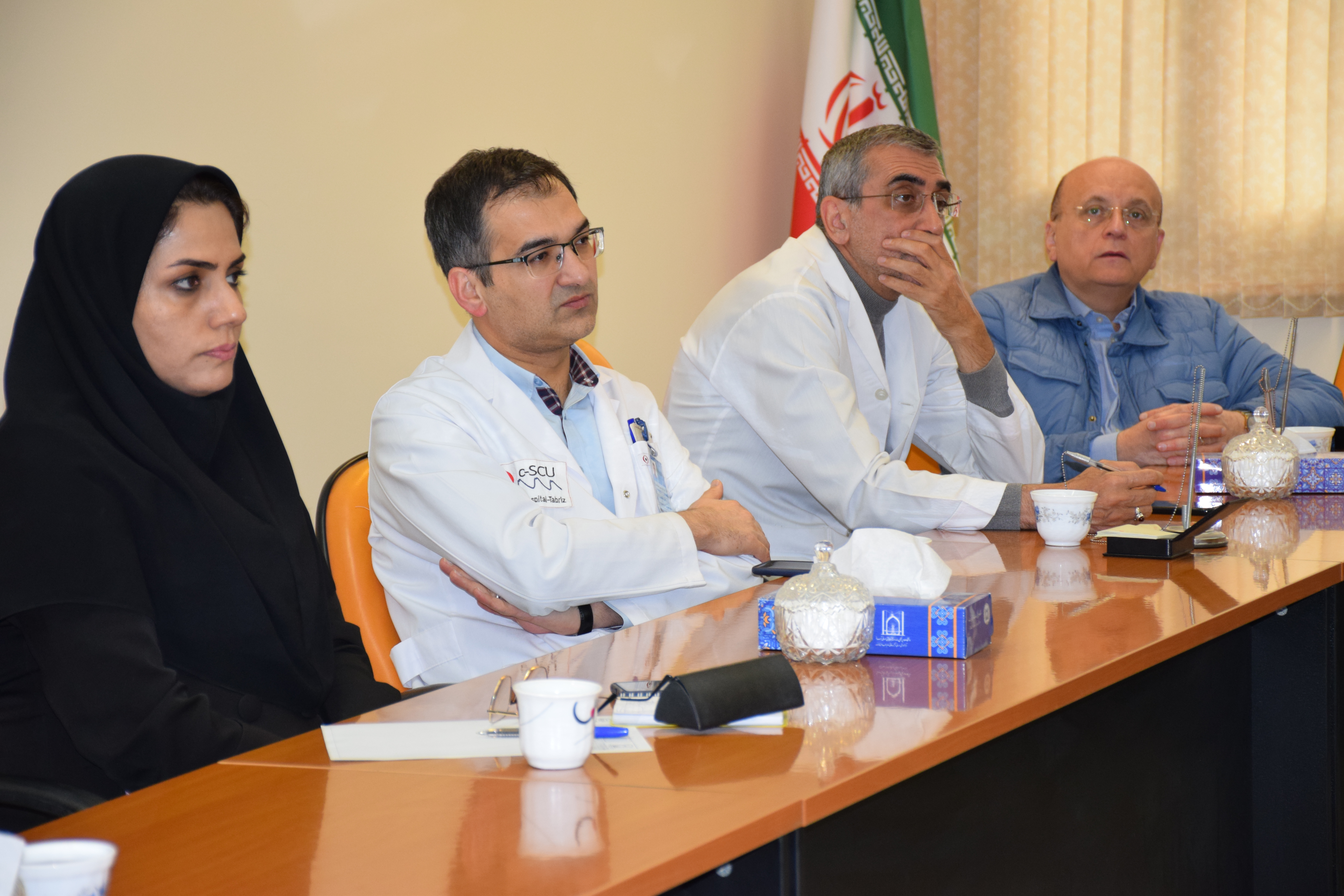 نشست تیم مدیریتی مرکز امام رضا(ع) با اساتید گروه آموزشی بیماریهای مغز و اعصاب دانشگاه علوم پزشکی تبریز