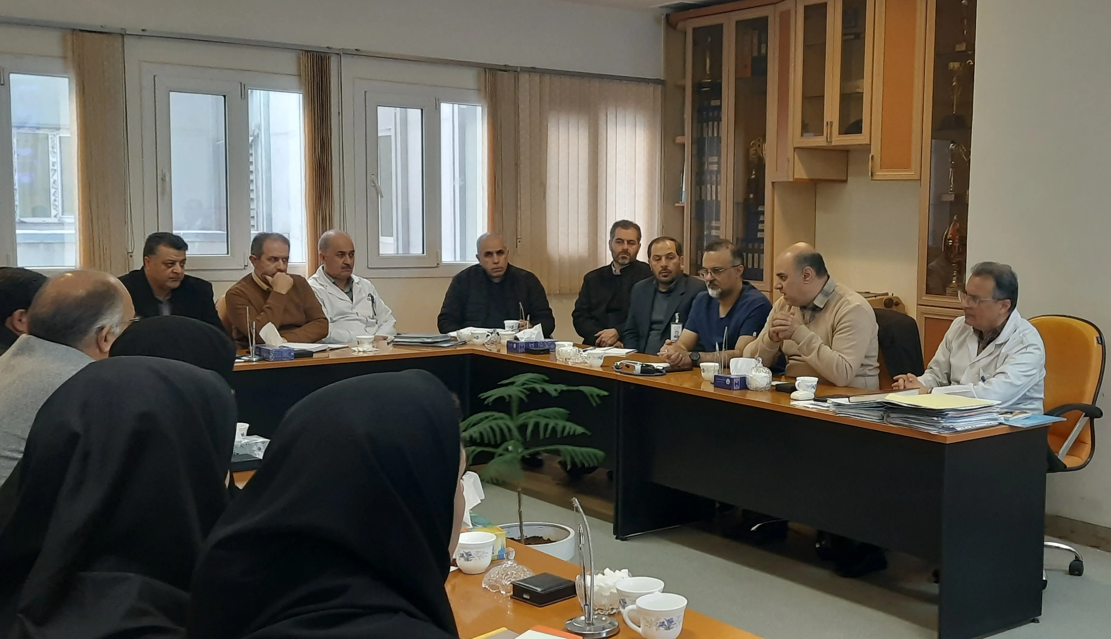 بازدید تیم ارزیابان پدافند غیرعامل استانداری از مرکز آموزشی درمانی امام رضا (ع)