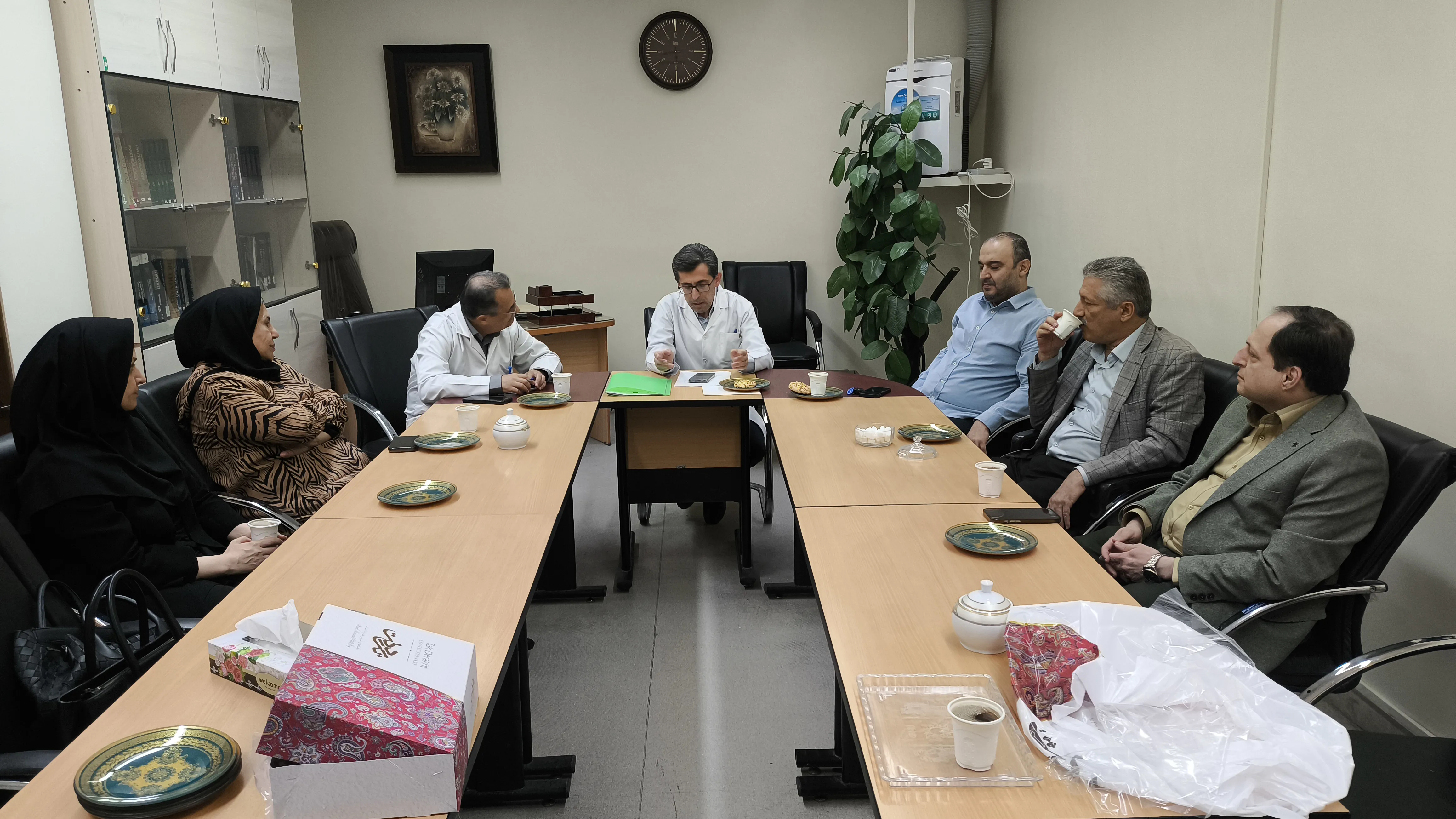 ادامه دیدارهای هفته گرامیداشت مقام معلم در مرکز امام رضا (ع) تبریز 