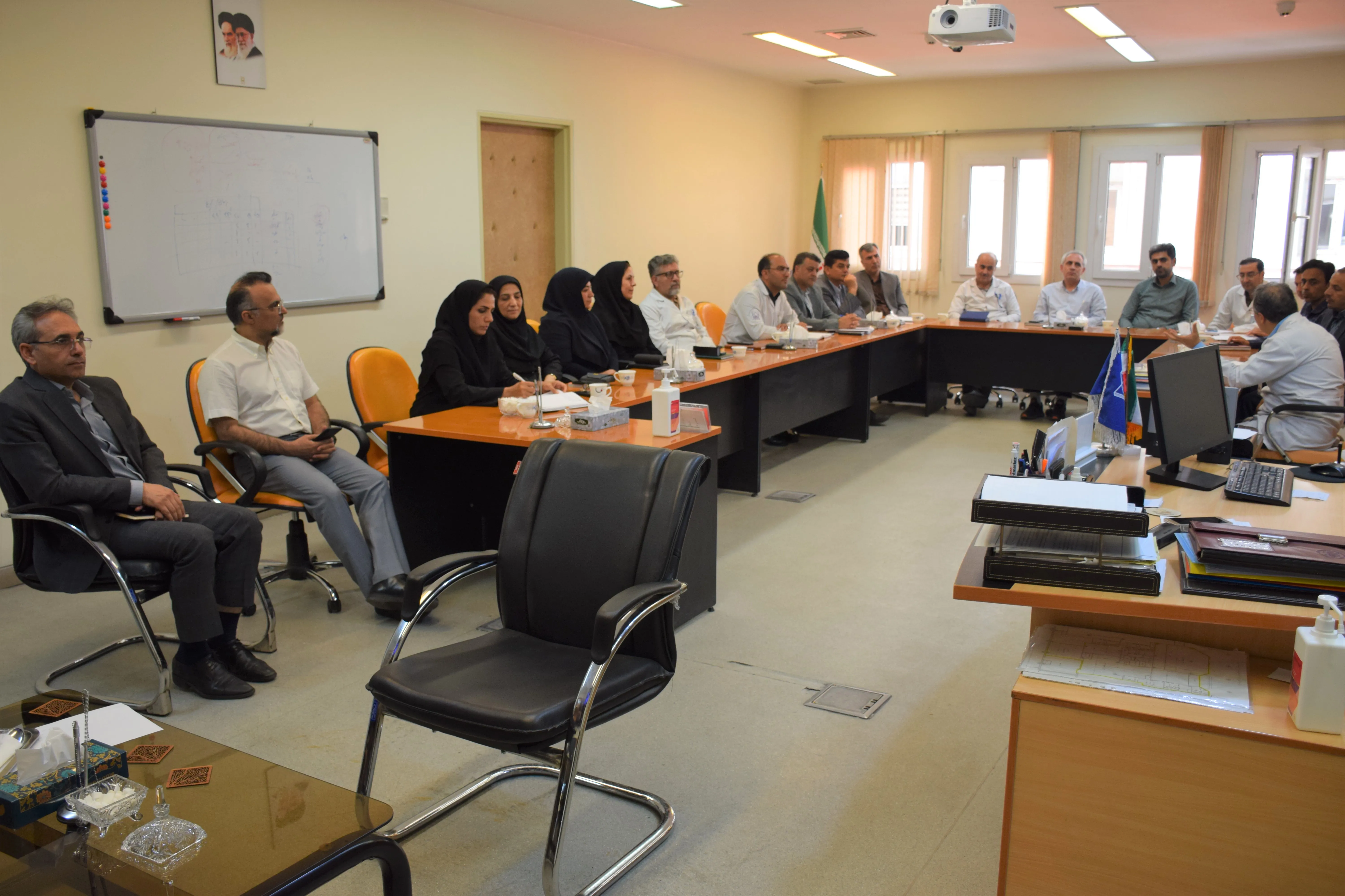 برگزاری نشست تیم مدیریت و رهبری با محوریت ارتقای استانداردهای ایمنی و بهبود خدمات رفاهی