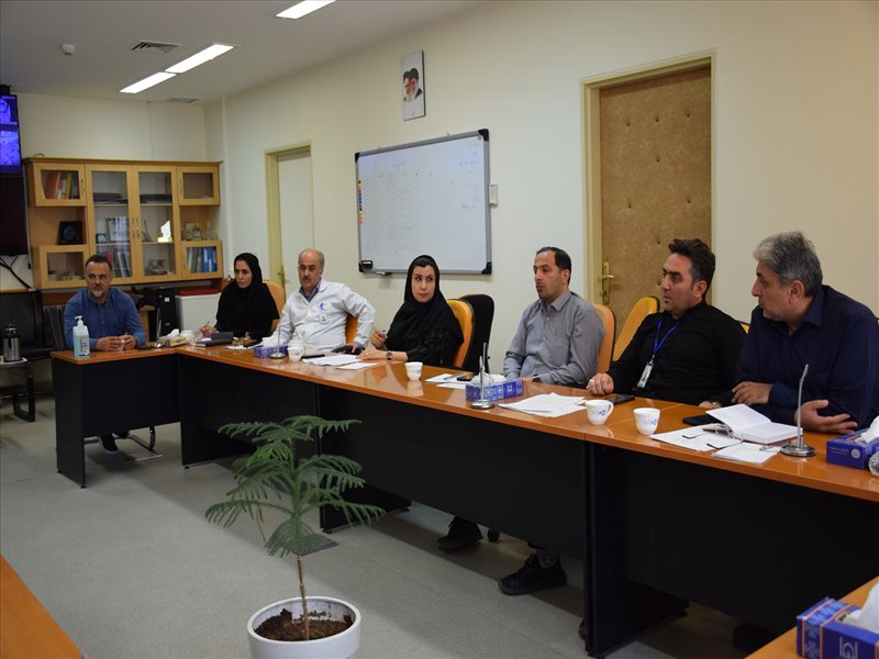 ناظرین قراردادها