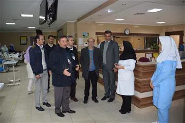  بازدید معاون وزیر و رئیس سازمان غذا و دارو از مرکز دیالیز بیمارستان امام رضا (ع)