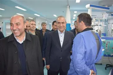 دکترمجیدخدابخش از ساختمان دیالیز مرکز بازدید کرد و از نزدیک در جریان روند درمان بیماران قرارگرفت