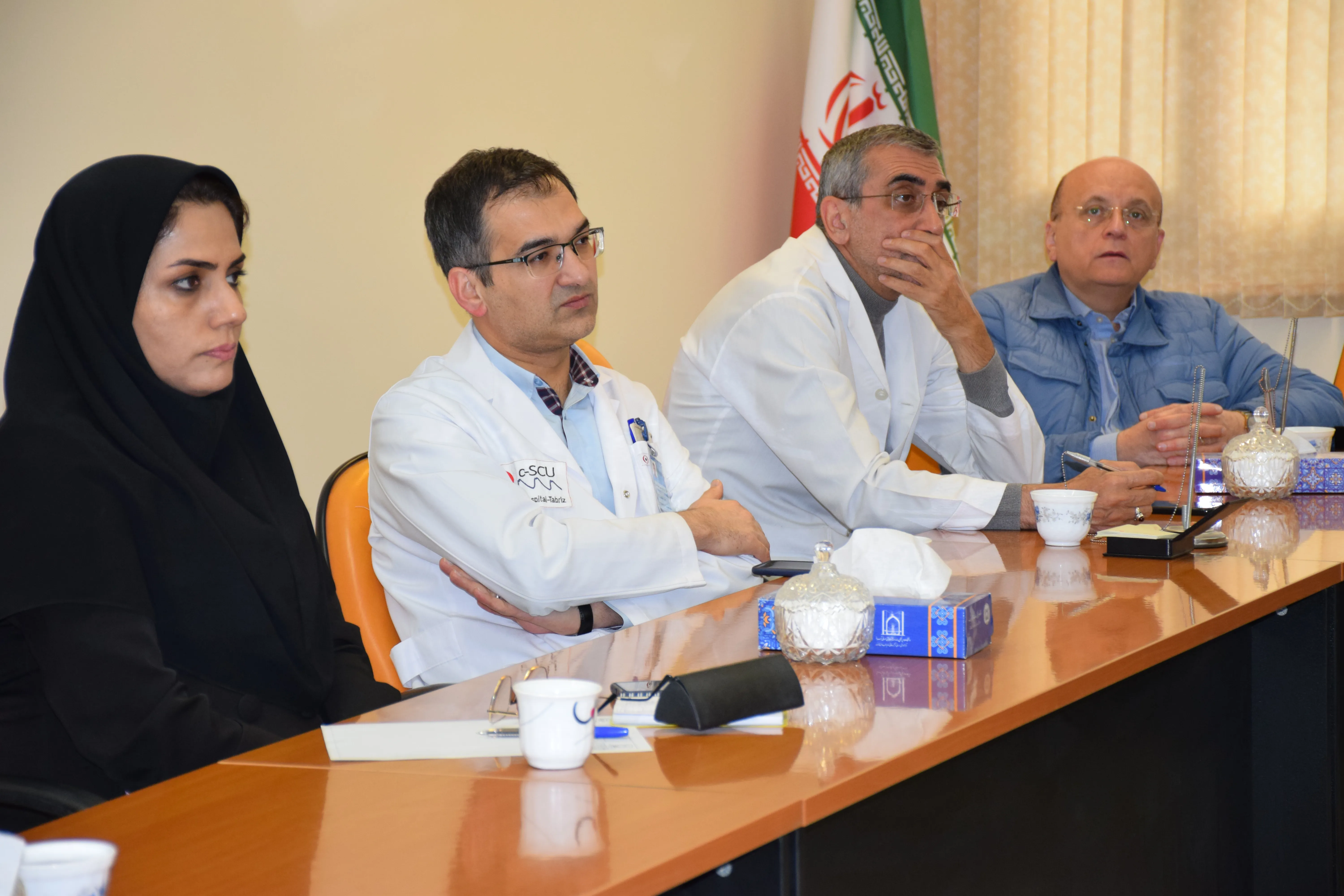 نشست تیم مدیریتی مرکز امام رضا(ع) با اساتید گروه آموزشی بیماریهای مغز و اعصاب دانشگاه علوم پزشکی تبریز