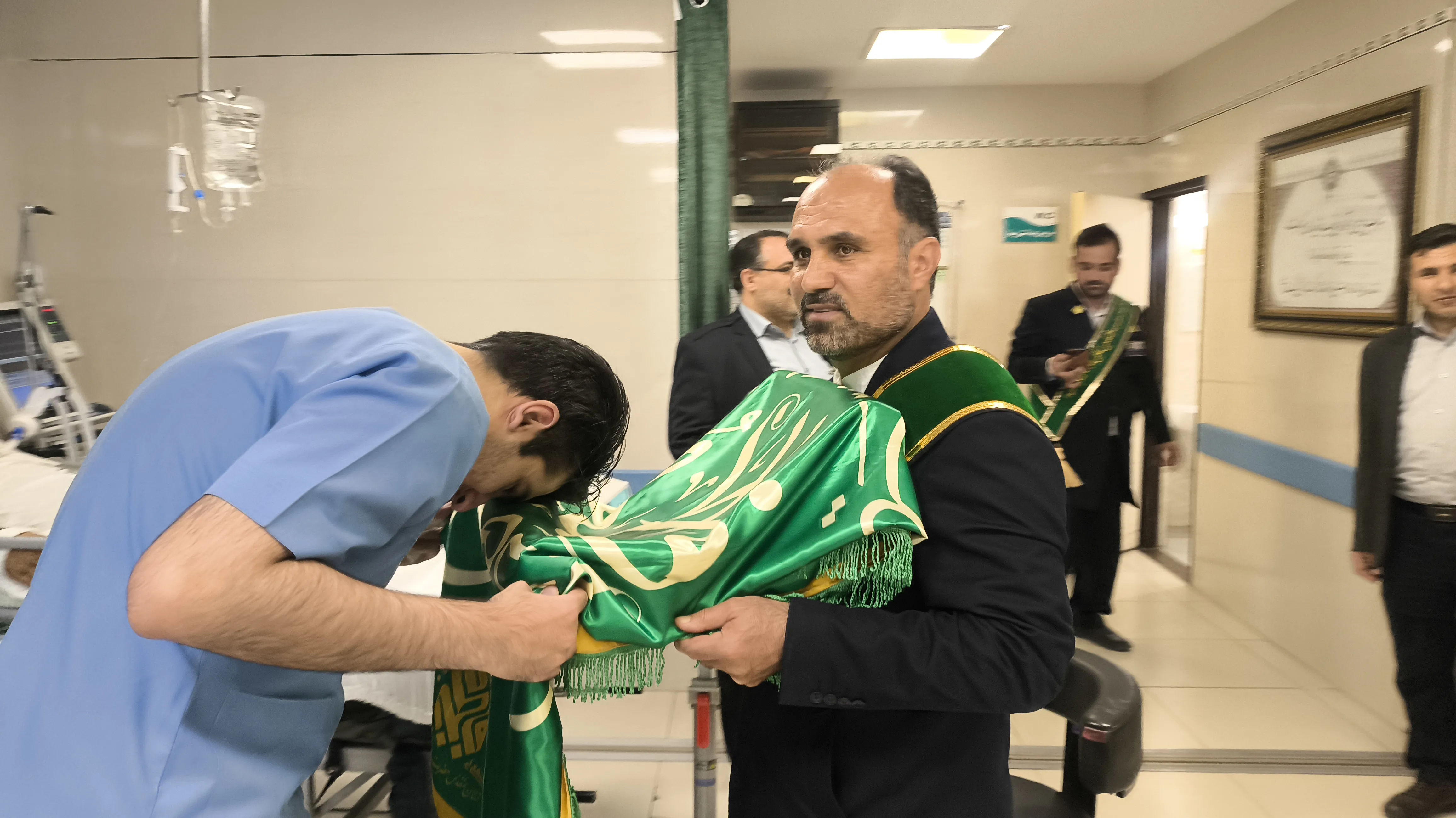 حضور خادمان حرم حضرت معصومه سلام الله علیها در مرکز آموزشی درمانی امام رضا (ع) به مناسبت میلاد کریمه اهل‌بیت (س)